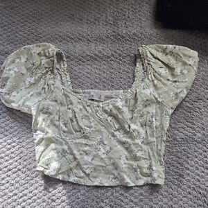 Hollister Green Floral Puff Sleeve Blouse Cottagecore Femine Dainty Spring